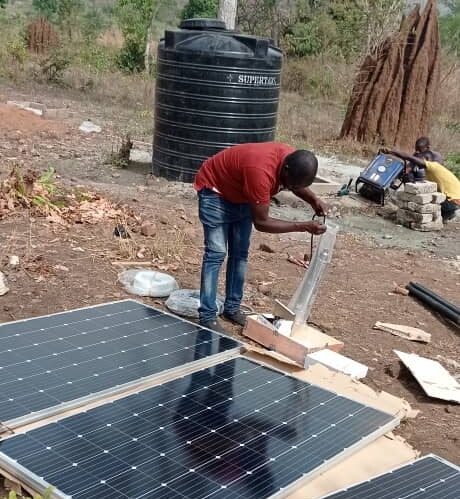 Multi-Ingénieurs Conseils SARLU installe des systèmes photovoltaïque sur les forages